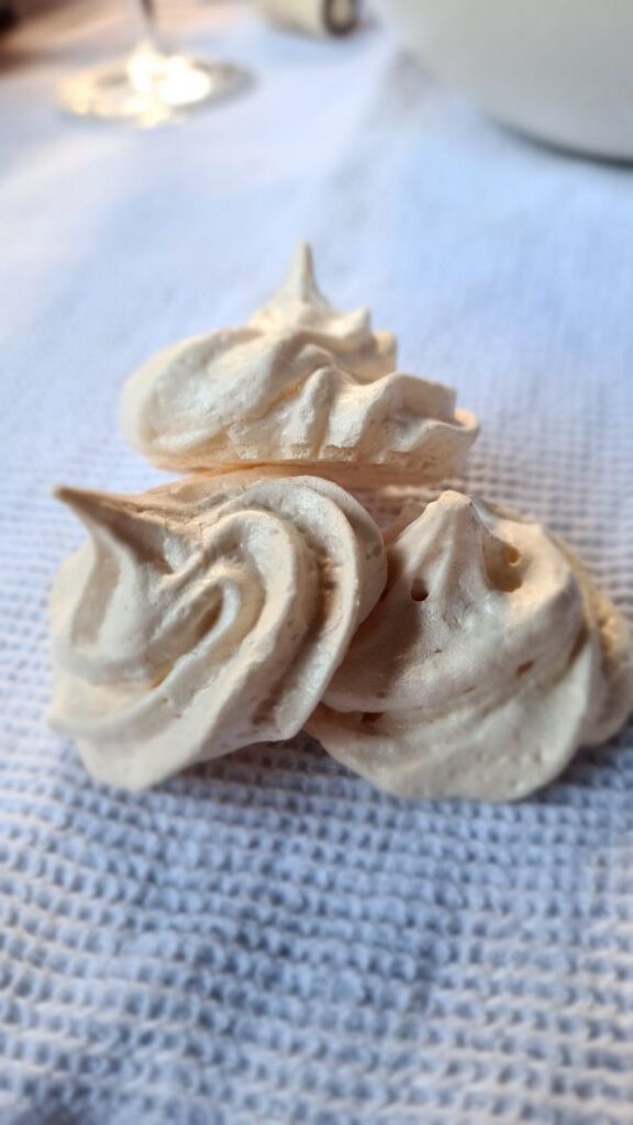Recette de meringues végétaliennes sur Le Carnet Veggie de Lucile