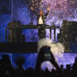 David Guetta invite Jennifer Lopez sur scène lors de son premier concert au Stade de France.