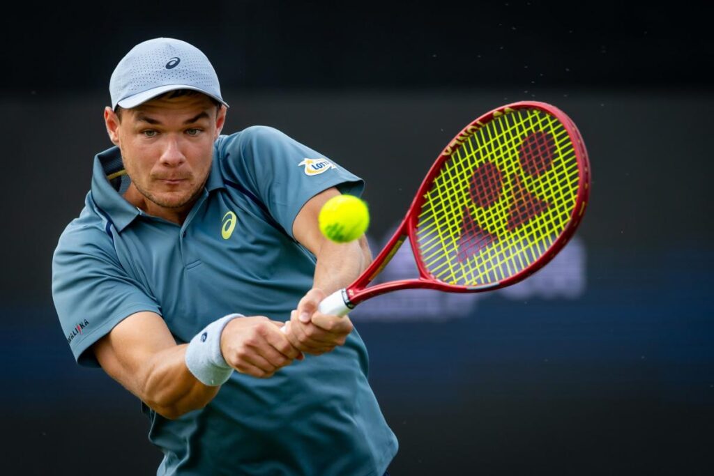 Kamil Majchrzak bat Daniil Medvedev et atteint la finale à ‘s-Hertogenbosch.