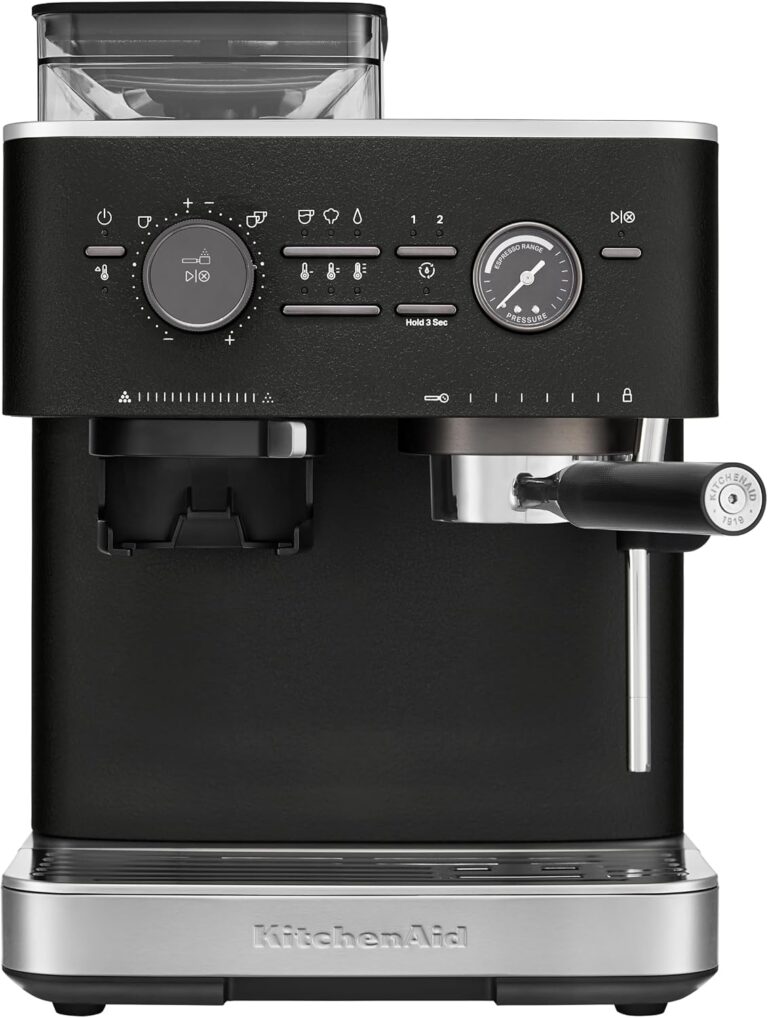 KitchenAid lance une machine à café semi-automatique avec broyeur intégré en noir truffe