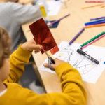 Ateliers créatifs pour enfants à Paris : six activités ludiques et éducatives.