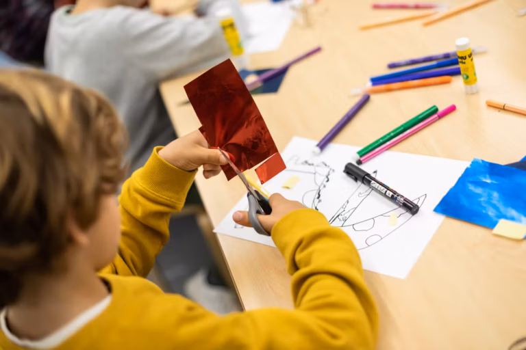 Ateliers créatifs pour enfants à Paris : six activités ludiques et éducatives.