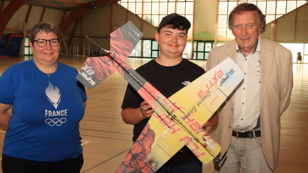 Florentin Taksz-Dhoop, junior de Divion, intègre l’équipe de France d’aéromodélisme.