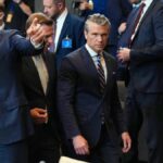Pete Hegseth annonce un réexamen de la présence militaire des États-Unis en Europe.