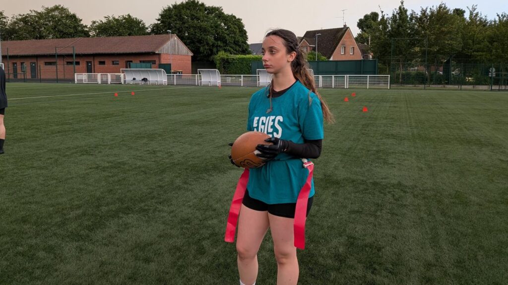 Camille Mayeux, 16 ans, vise l’équipe de France U17 de Flag Football.