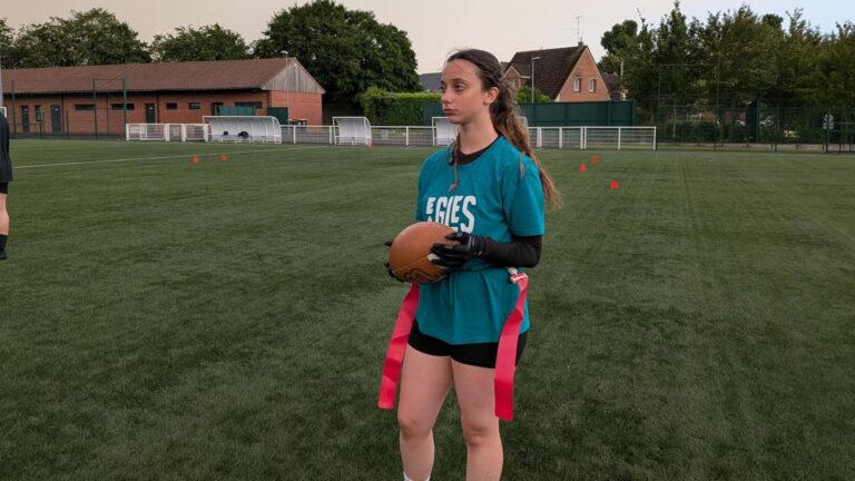 Camille Mayeux, 16 ans, vise l’équipe de France U17 de Flag Football.