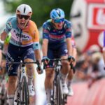 Corbin Strong remporte le Circuit Franco-Belge, devançant Paul Magnier au classement.