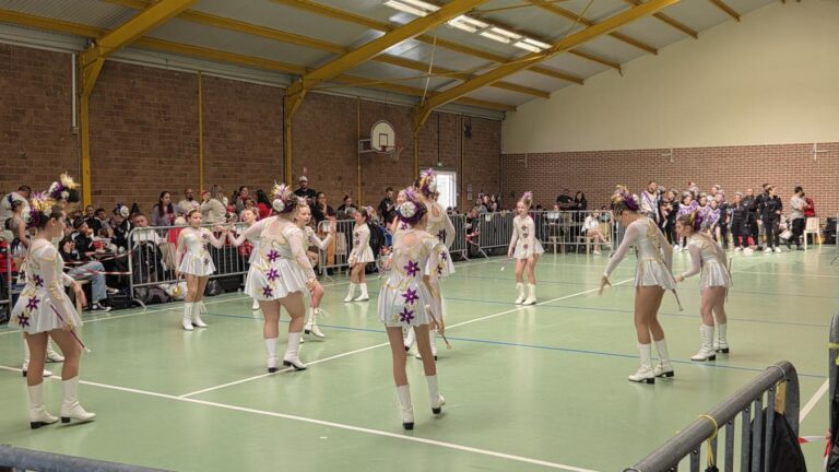 Le troisième festival de majorettes d’Auchy-les-Mines attire un large public local.