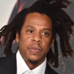 Jay-Z propose des packs VIP à 13 000 euros pour son concert au Stade de France, détails inclus.
