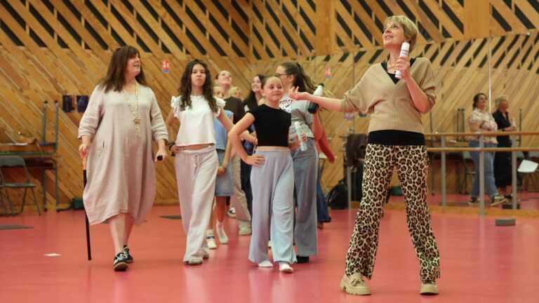 Calais : la School of Life propose des cours de comédie musicale pour réaliser vos ambitions.