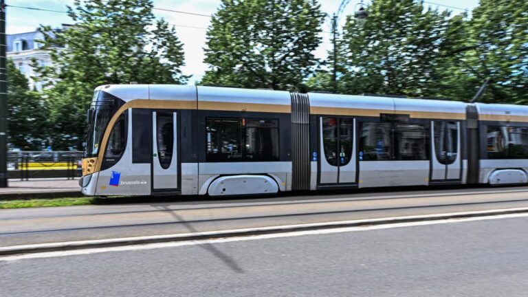 Interruption de la ligne de tram à Bruxelles ce samedi, perturbations attendues pour les usagers.
