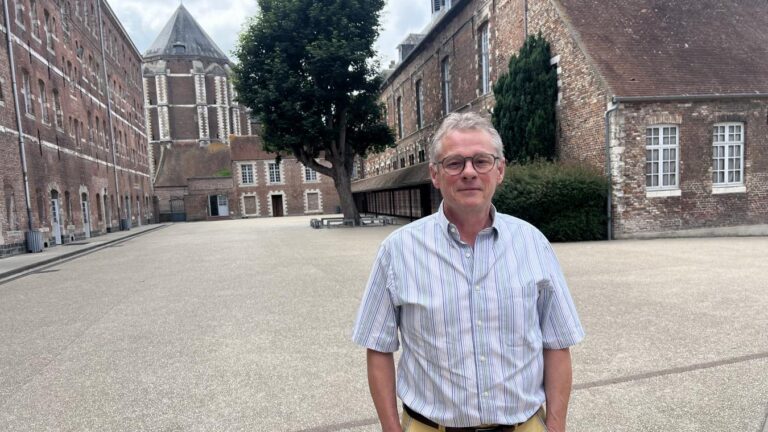 José Bonte, directeur du collège Sainte-Marie à Aire-sur-la-Lys, part à la retraite après un parcours au top niveau.