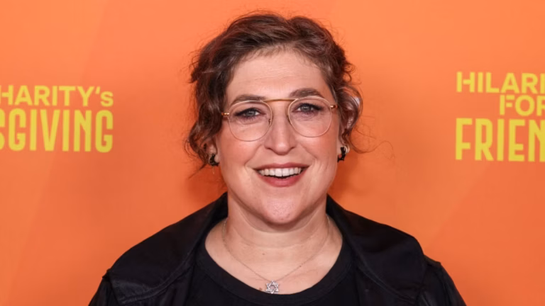 Mayim Bialik interrompt son traitement Ozempic après une injection en raison d’effets secondaires.
