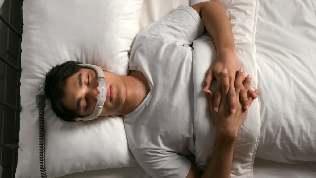 Essai clinique sur l’apnée du sommeil : fin possible du port du masque obligatoire.