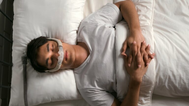 Essai clinique sur l’apnée du sommeil : fin possible du port du masque obligatoire.