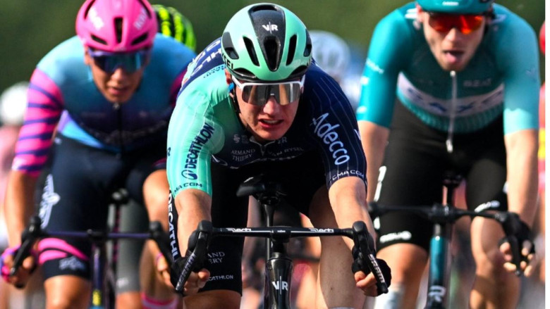 Olav Kooij remporte le Tour de Belgique et souligne son plaisir de revenir à la compétition.