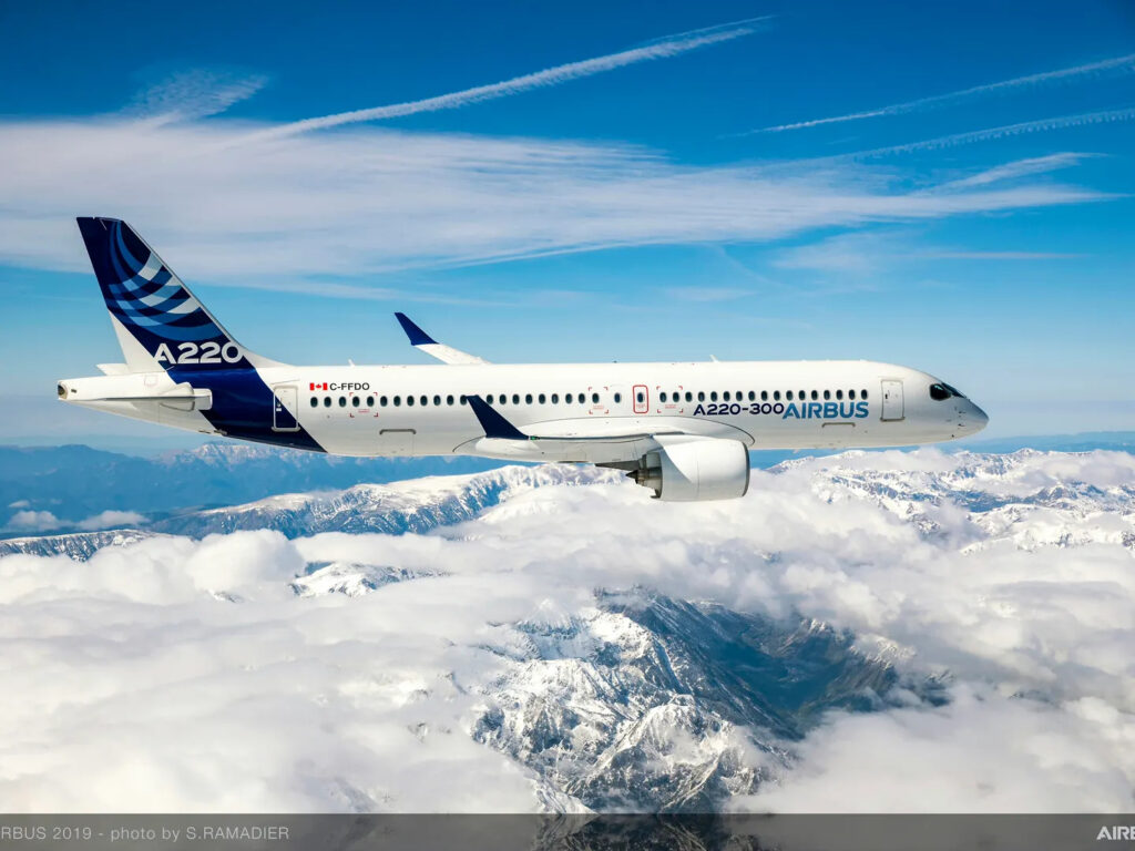 AirAsia commande 150 appareils A220 à Airbus pour un total de 19 milliards de dollars.