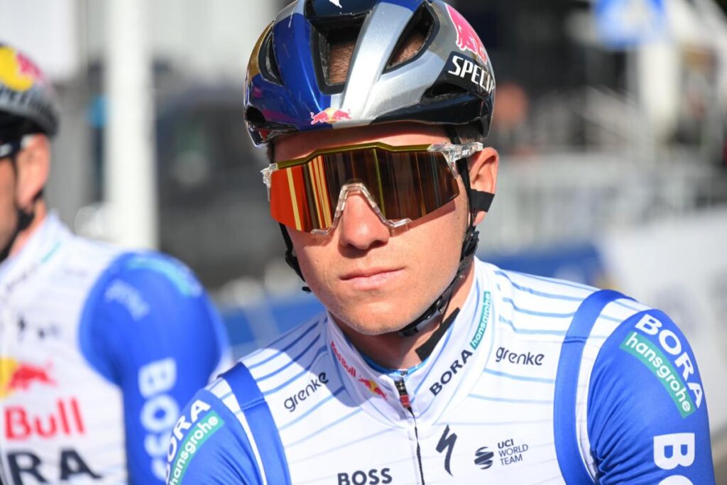 Remco Evenepoel envisage de manquer le Championnat de Belgique, risquant une suspension.