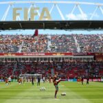 La Coupe du Monde de Football soulève des questions sur la durabilité économique et climatique.