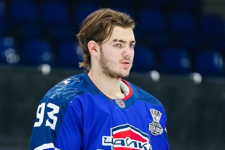Le Canadien recrute un attaquant russe pour renforcer son effectif.