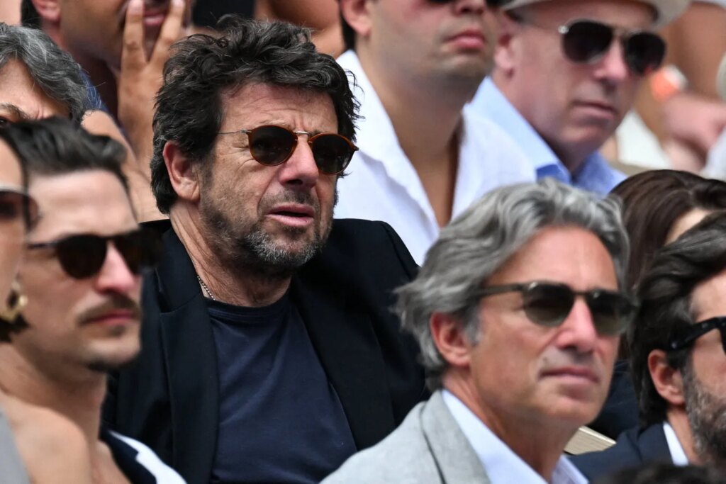 Patrick Bruel quitte les Enfoirés face à des appels croissants à son retrait.