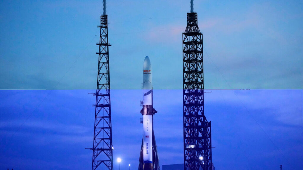 Une fusée Blue Origin explose lors d’un essai sur son aire de lancement en Texas