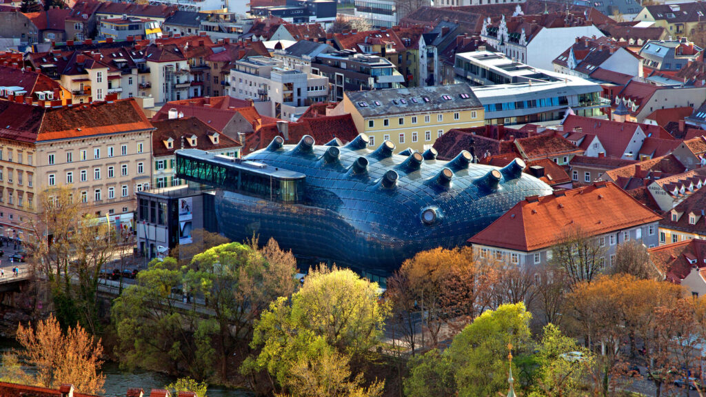 Graz, deuxième ville d’Autriche, reconnue pour son patrimoine architectural et artistique.