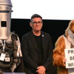 Andy Burnham, figure politique, défie Boris Johnson et préfère Manchester à Londres.