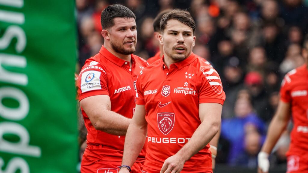Le Stade Toulousain remporte la finale du championnat de France de rugby.
