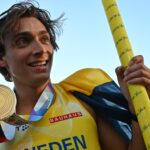 Armand Duplantis remporte le titre de champion du monde de saut à la perche.