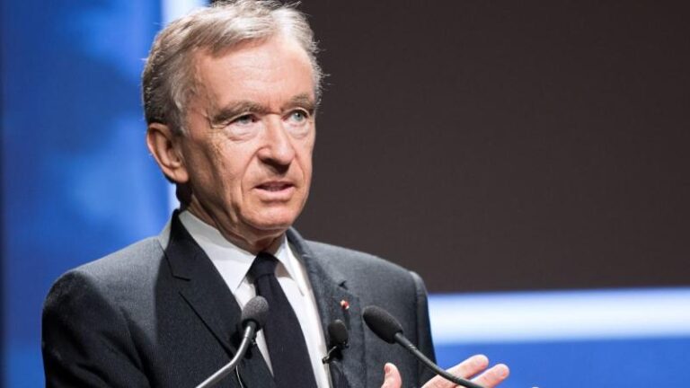 Bernard Arnault et la stratégie du temps long dans le secteur du luxe mondial.