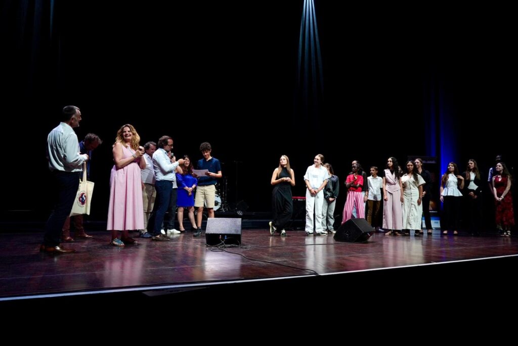 Quinze collégiens des Alpes-Maritimes atteignent la finale du concours d’éloquence national.