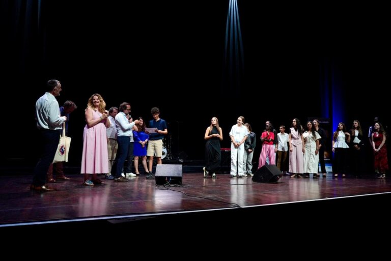 Quinze collégiens des Alpes-Maritimes atteignent la finale du concours d’éloquence national.