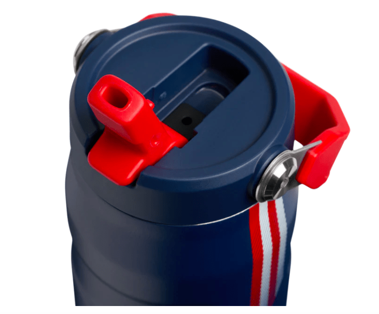 Stanley 1913 fournit des gourdes tricolores aux supporters français cet été.