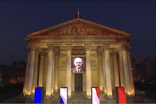 Du Panthéon au terrain de foot : la France questionne le religio-centrisme dans l’éducation.