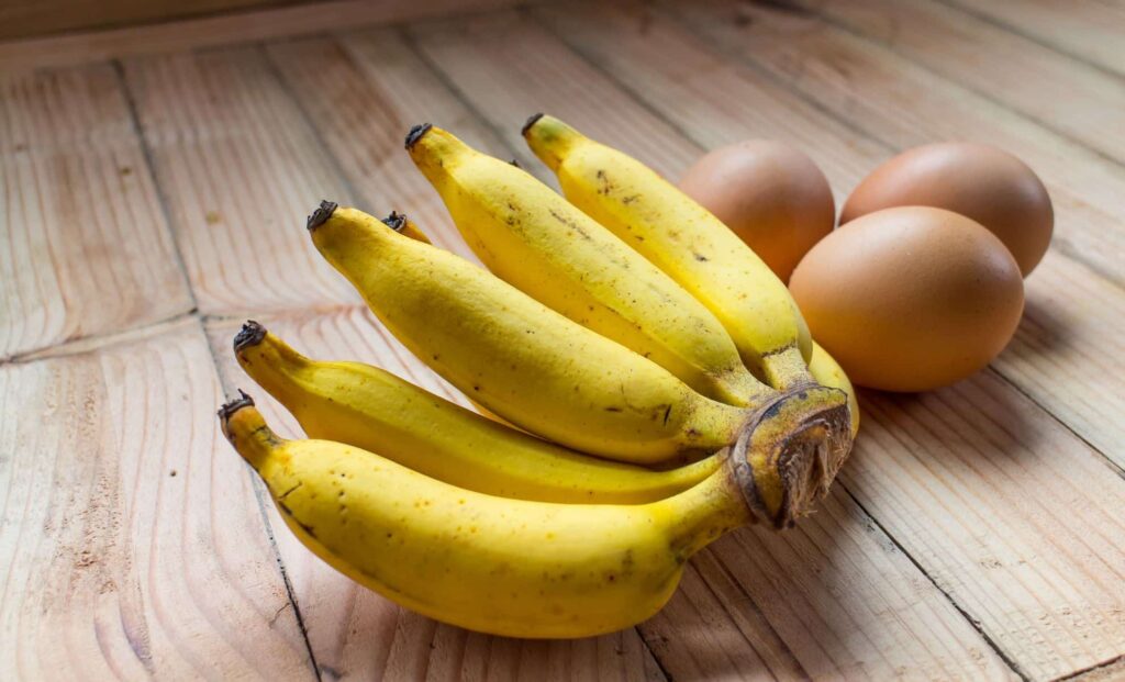 Une méthode réussie pour faire mûrir des bananes avec un jaune d’œuf en laboratoire.