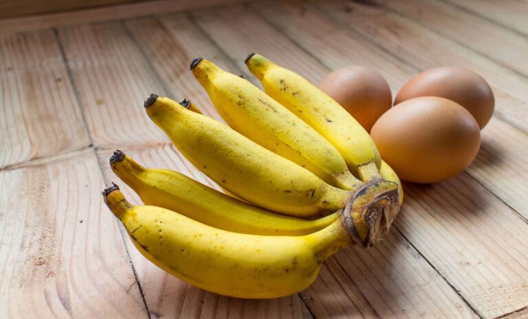 Une méthode réussie pour faire mûrir des bananes avec un jaune d’œuf en laboratoire.