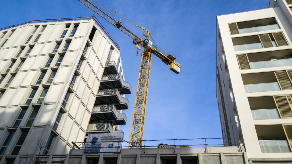 Rénovation des bâtiments : un modèle de rémunération pour la sobriété sur les chantiers.