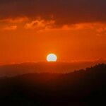 Le coucher de soleil au Brésil se produit avant celui de la Bretagne en plein solstice d’été.
