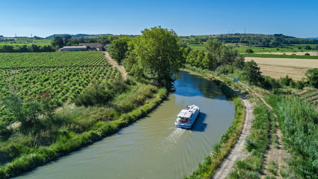 Vacances en France : exploration des canaux et des activités nautiques disponibles