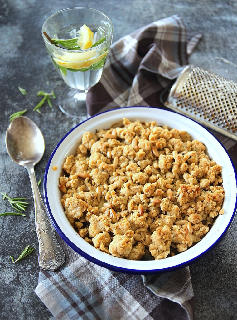 Crumble de courgettes et aubergines au parmesan : une recette de Payette Cuisine