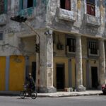 Cuba : le Parti communiste approuve des réformes pour attirer investissements et privatisations.