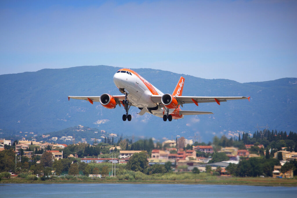 easyJet en discussions pour un rachat par Castlelake, Air France s’intéresse au dossier