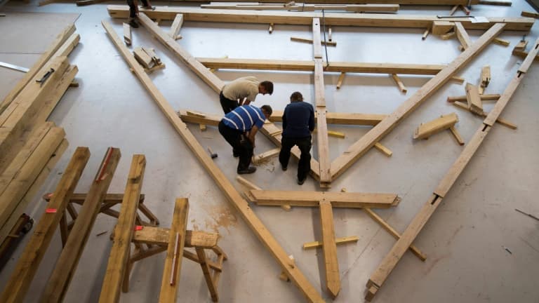 La majorité des apprentis en France effectuent des heures supplémentaires en raison de contraintes horaires.