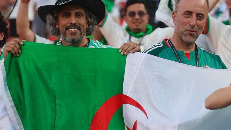 À Kansas City, un supporter algérien évoque la sympathie des Américains pour l’Algérie.