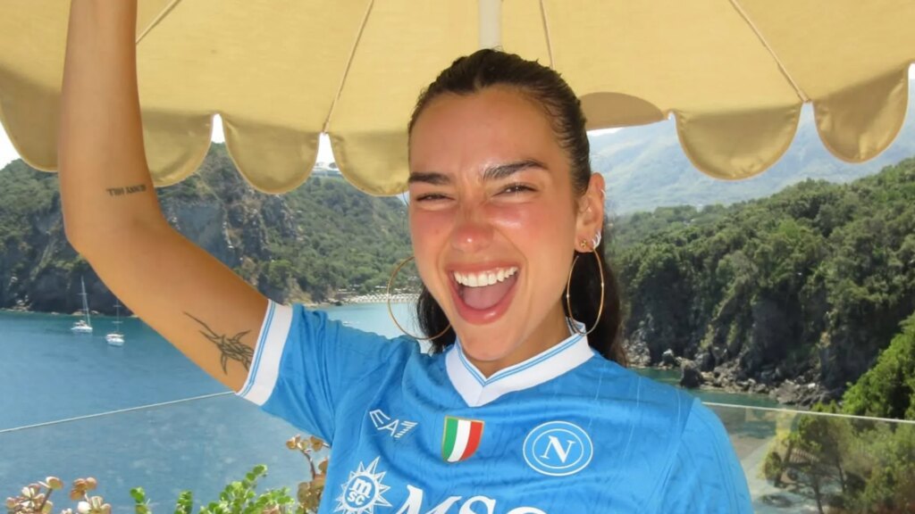 Dua Lipa partage des photos de sa lune de miel en Italie sur les réseaux sociaux.