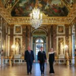 Guerre au Moyen-Orient : Trump signe un accord à Versailles pour la paix avec l’Iran