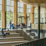 Retour des jeunes à Limoges : un salaire réduit mais un choix assumé.