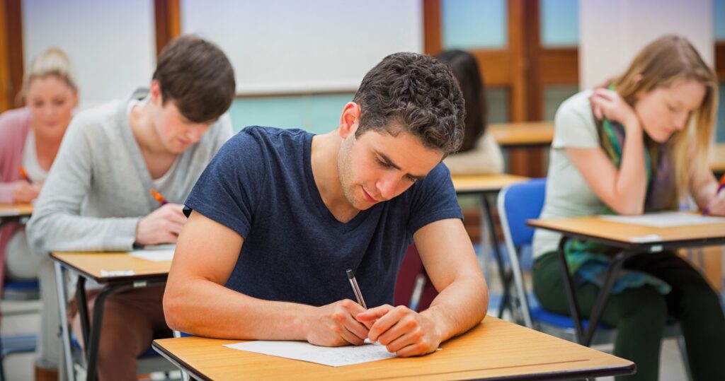 Bac pro : nouvelles modalités d’examen et réforme des programmes en France