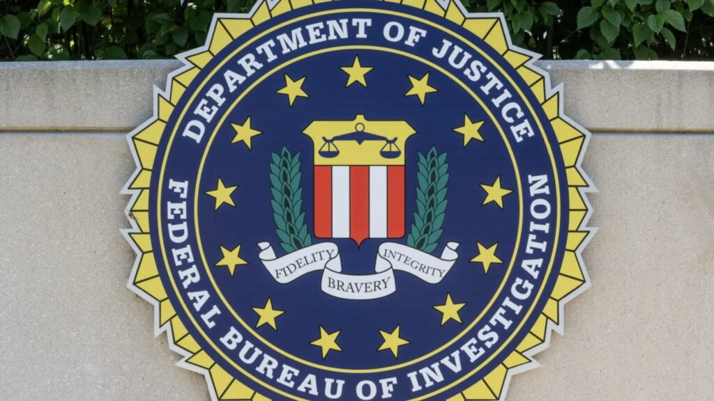 Le FBI alerte sur des faux sites visant à escroquer des fonds et des données sensibles.